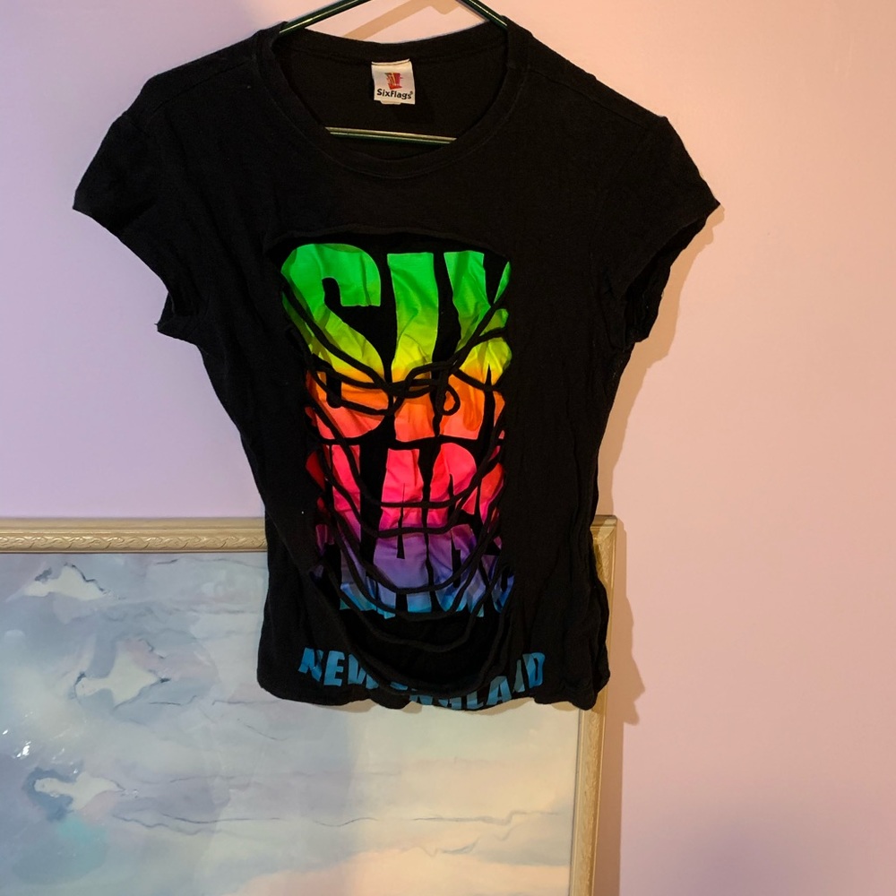 Six Flags rainbow tee